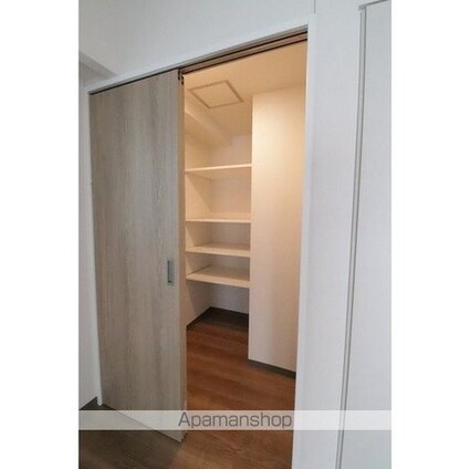 リヴィコート下落合[1LDK/36.61m2]の収納