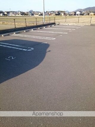 ニューエレガント藤　Ａ[2DK/42.98m2]の駐車場1