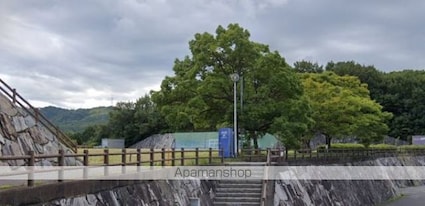 ヴィラ・アンソレイエ牟礼Ⅱ[3DK/58.46m2]の周辺5