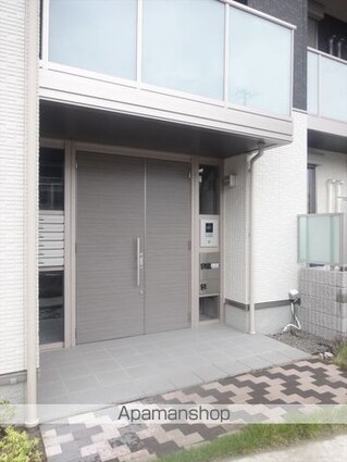 和歌山県和歌山市西小二里３丁目[2LDK/58.82m2]のエントランス2