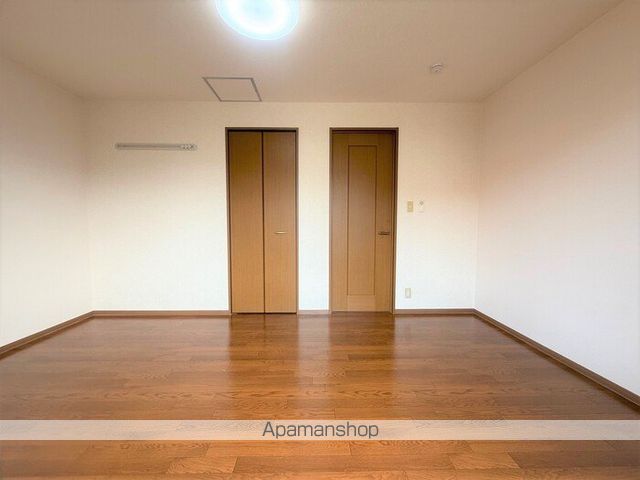 ラ メイジュの玄関写真