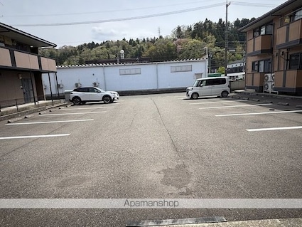 ウエストハイツ・セントラルハイツ　ウエストハイツ[1LDK/33.39m2]の駐車場