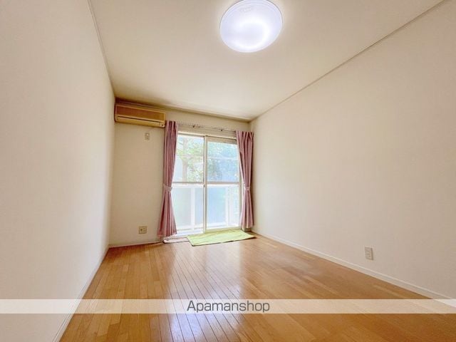 グリーンピースの内装写真