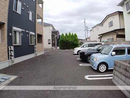 ミドルコート[1LDK/42.59m2]の駐車場