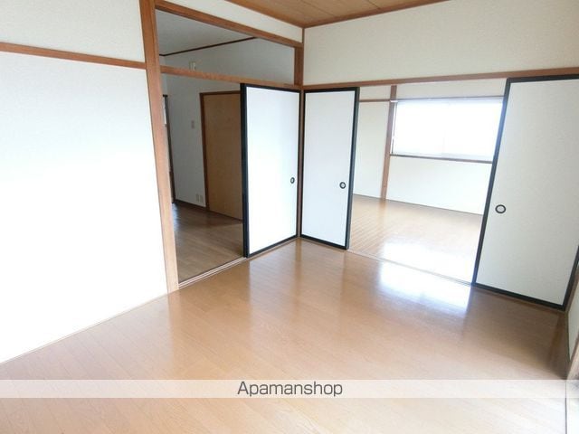 ロイヤルハイム杉本の内装写真