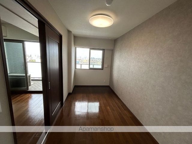 プレミアム菱屋西の内装写真