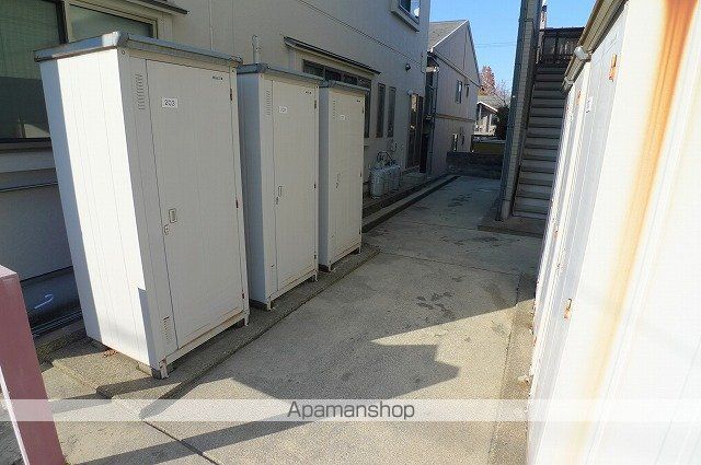 ドミール伏見台の玄関写真