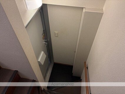 レオパレスメイプルコートⅡ号館[1K/28.02m2]の玄関