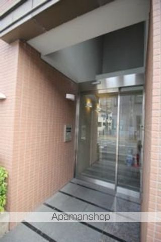 TRビルディングの玄関写真