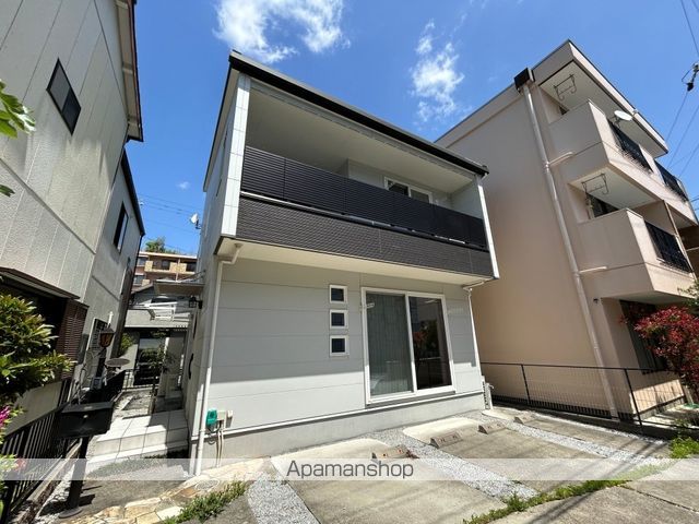 鹿谷町貸家の外観写真