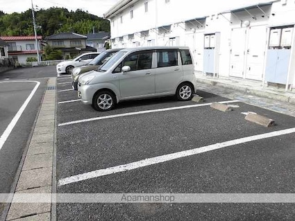 レオパレスニュー・ジョイ[1K/23.74m2]の駐車場2