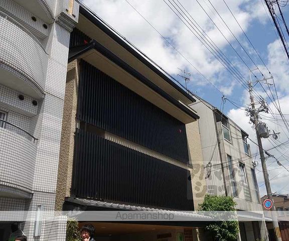 シュシュパルク六条院の外観写真