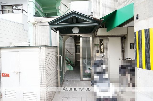 パレス北梅田の玄関写真