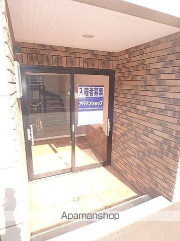 フロンティア北10条の玄関写真