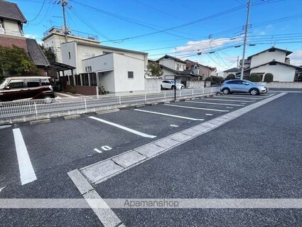 岡山県倉敷市八王寺町[1K/27.56m2]の駐車場1