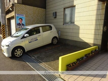 和歌山県和歌山市本町９丁目[2DK/45.72m2]の駐車場