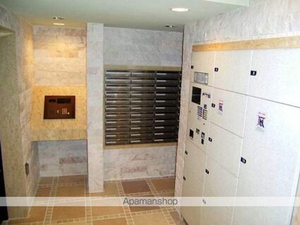 トーシンフェニックス落合駅前[1R/18.56m2]のエントランス3