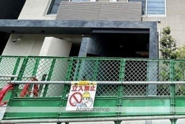 スタイリオフィット新丸子の玄関写真