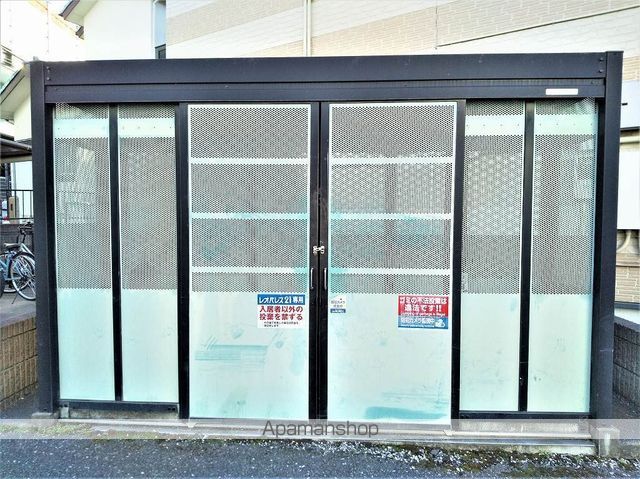 レオパレスレクエルドの玄関写真