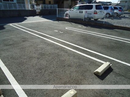 アステール[1LDK/57.83m2]の駐車場