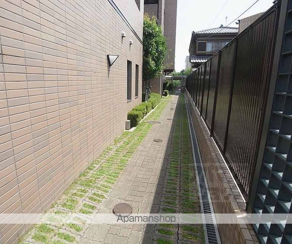サーパス東向日の玄関写真