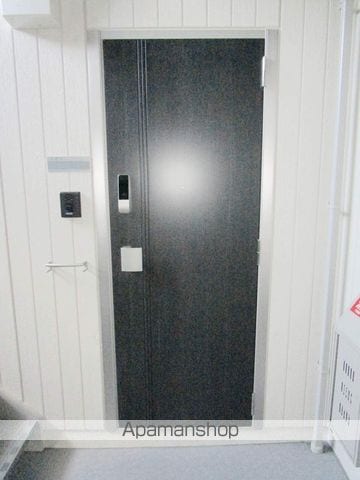 ヴィラクレストIIIの玄関写真