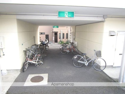 長野県長野市桐原２丁目[1K/23.35m2]の駐車場2