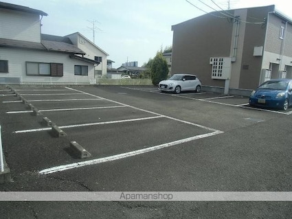 レオパレスサンシャイン大前[1K/23.61m2]の駐車場2