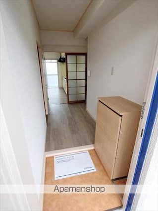 友岡マンション[2LDK/58.32m2]の玄関