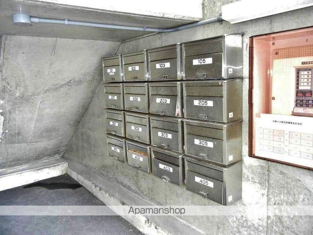 センチュリー21立野 A棟の玄関写真