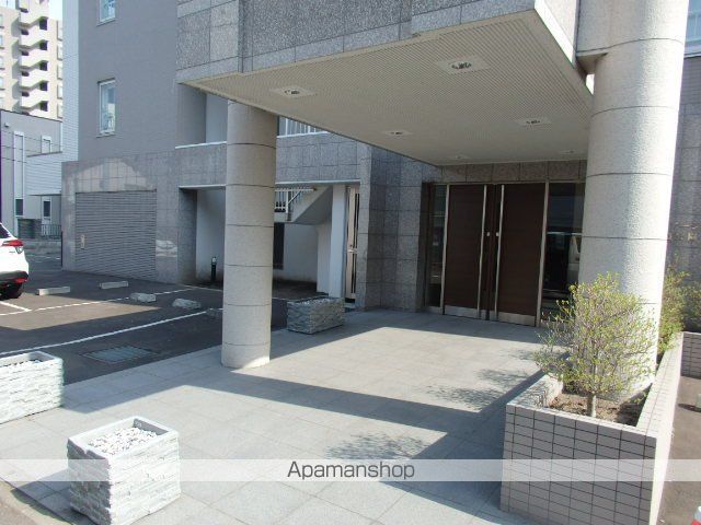 ノースアージュ中島公園の玄関写真