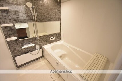 ＤーＲＯＯＭ小田原８丁目ＩＩＩ[2LDK/56.3m2]のバス