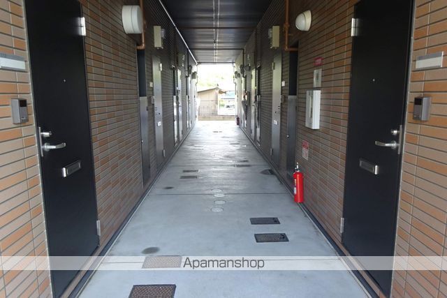 アンプルール フラーリッシュの玄関写真