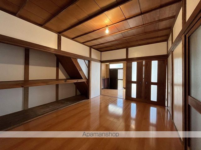 吉浦中町2丁目戸建ての内装写真