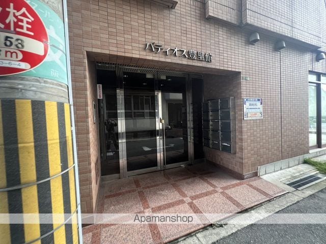 パティオス豊里館の玄関写真