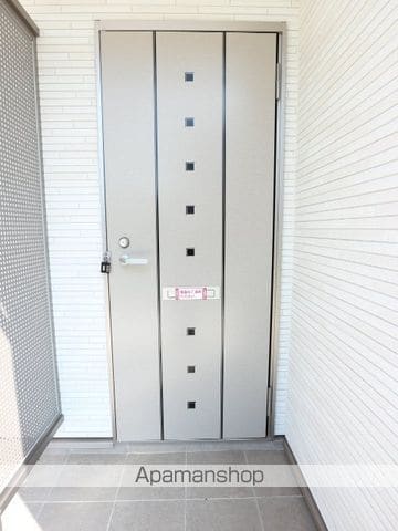 オ・クレールIIの玄関写真