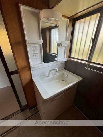 新生町戸建の内装写真