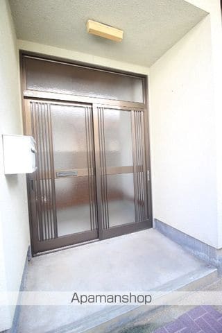 山陽本線 岡山駅 徒歩24分 2階建 築38年の玄関写真