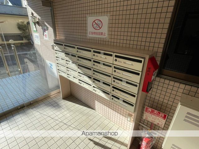 アドーレ湘南の玄関写真