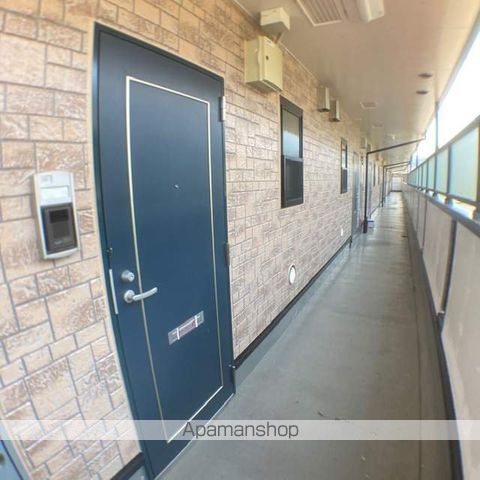 サンロイヤルの玄関写真