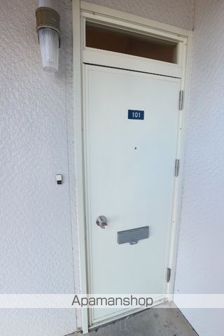 ロイヤルシャルム尾津の内装写真
