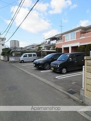 ブリーゼ[2LDK/56.47m2]の駐車場1