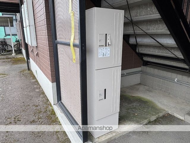 ロイヤルファミールII A棟の内装写真