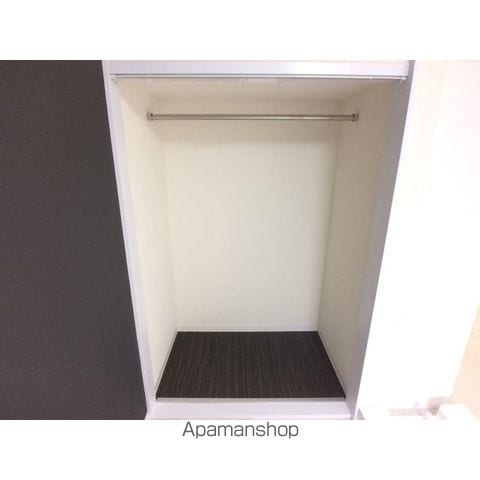 スリーパインズの内装写真