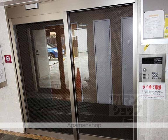 ティムール九条の玄関写真