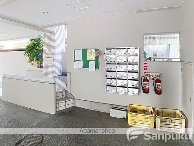 フライブルグマンションの玄関写真