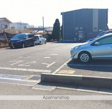 レオパレス春望[1K/23.61m2]の駐車場