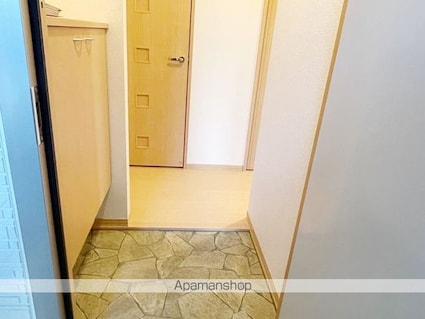 リヴェール[1K/34.76m2]の玄関