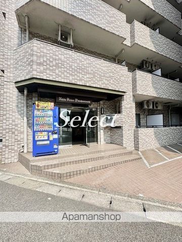 日興パレス横浜西の玄関写真