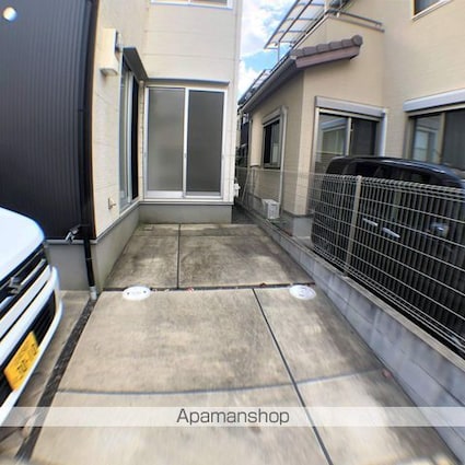 ユニキューブ美崎町[3LDK/63.34m2]の駐車場1